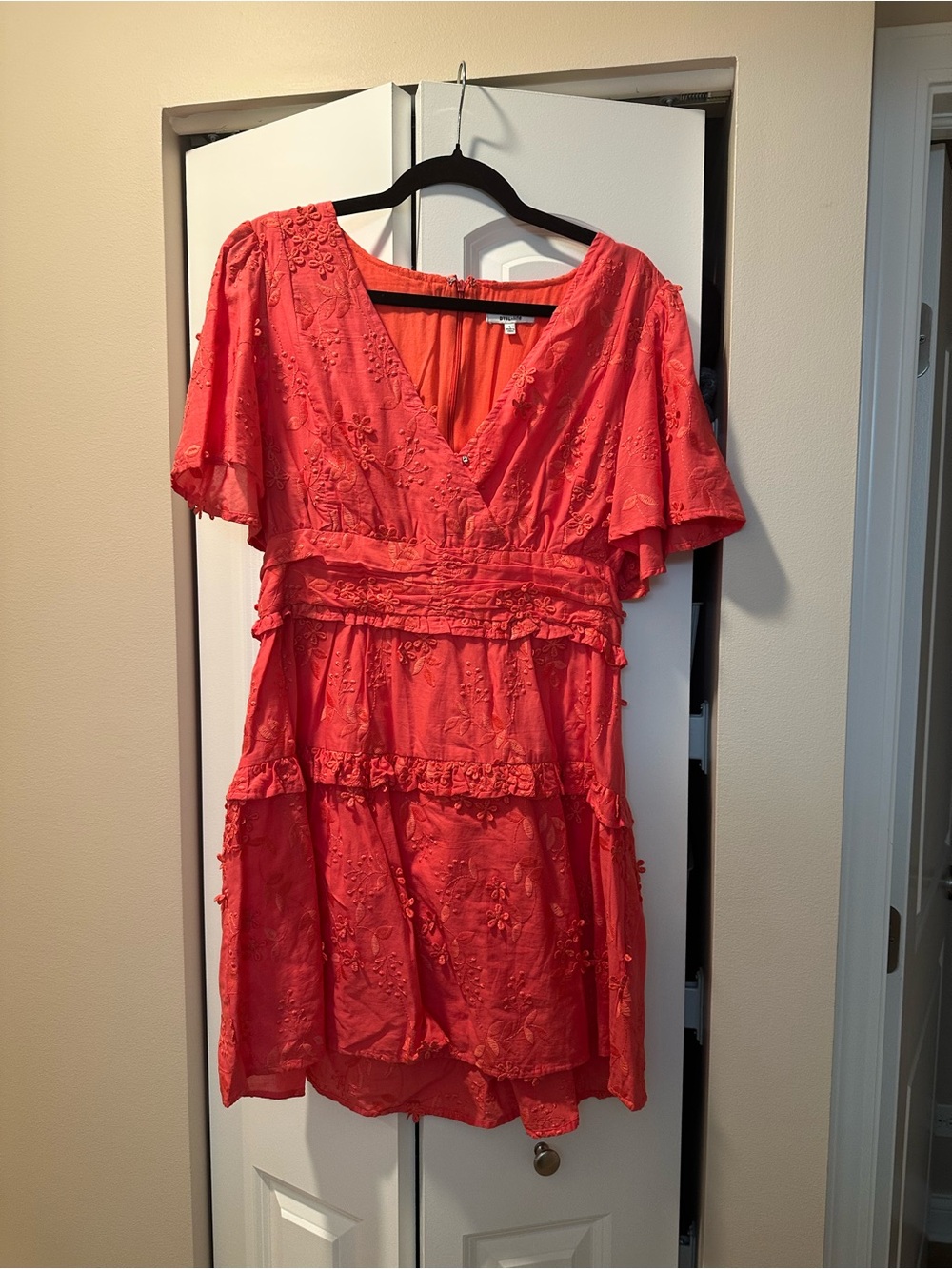 Nordstrom Women’s V-Neck Magenta Embroidered Summer Dress